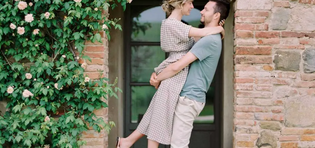 The Introvert-Extrovert Relationship (How To Make It Work)